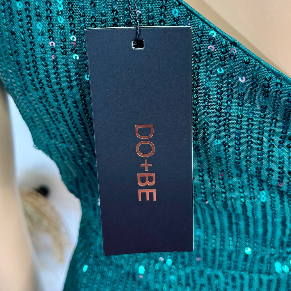 PEACOCK GREEN LONG SEQUIN DRESS - Picture 13 of 14